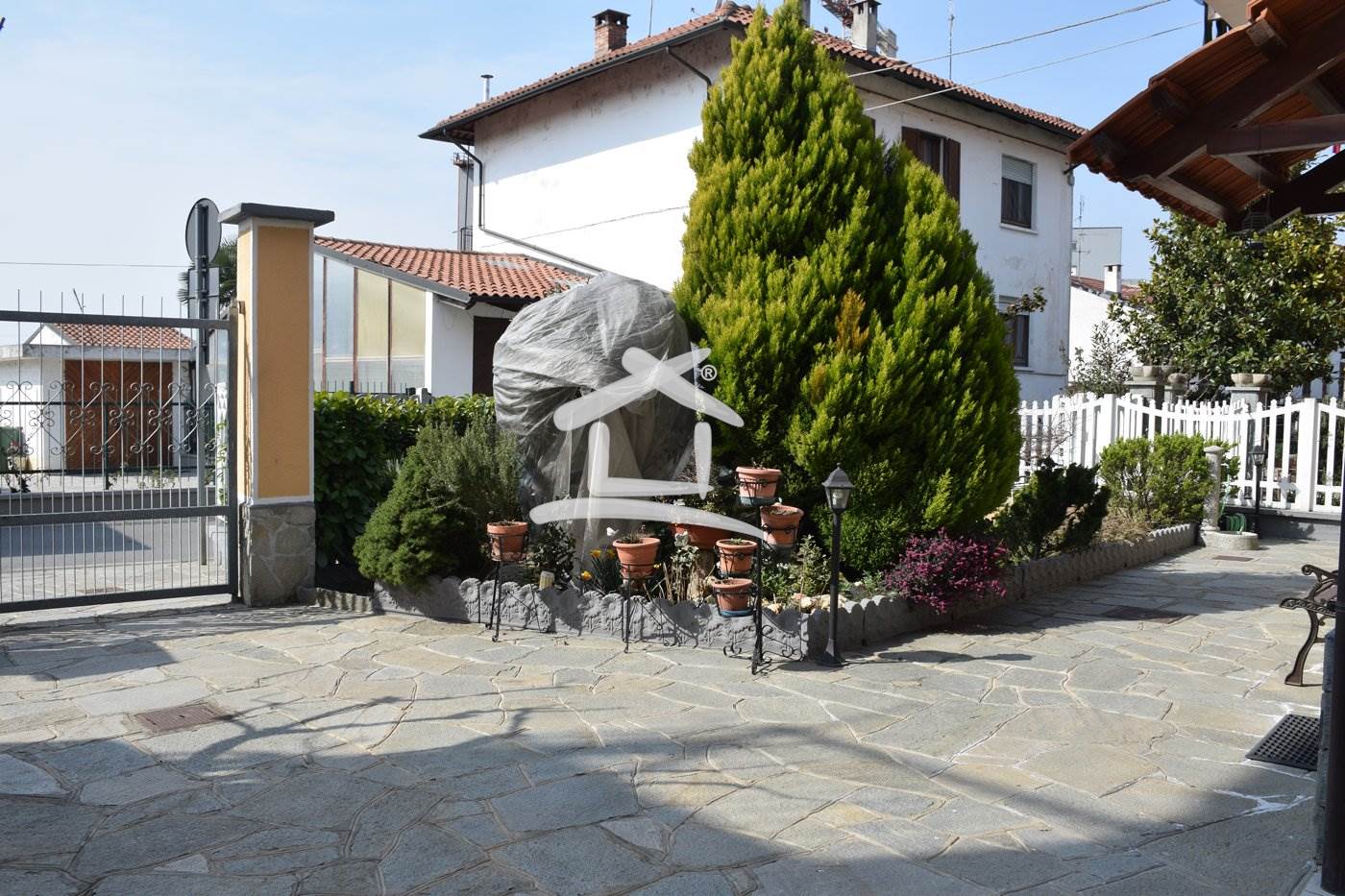 PORZIONE AREA VERDE AD USO ESCLUSIVO