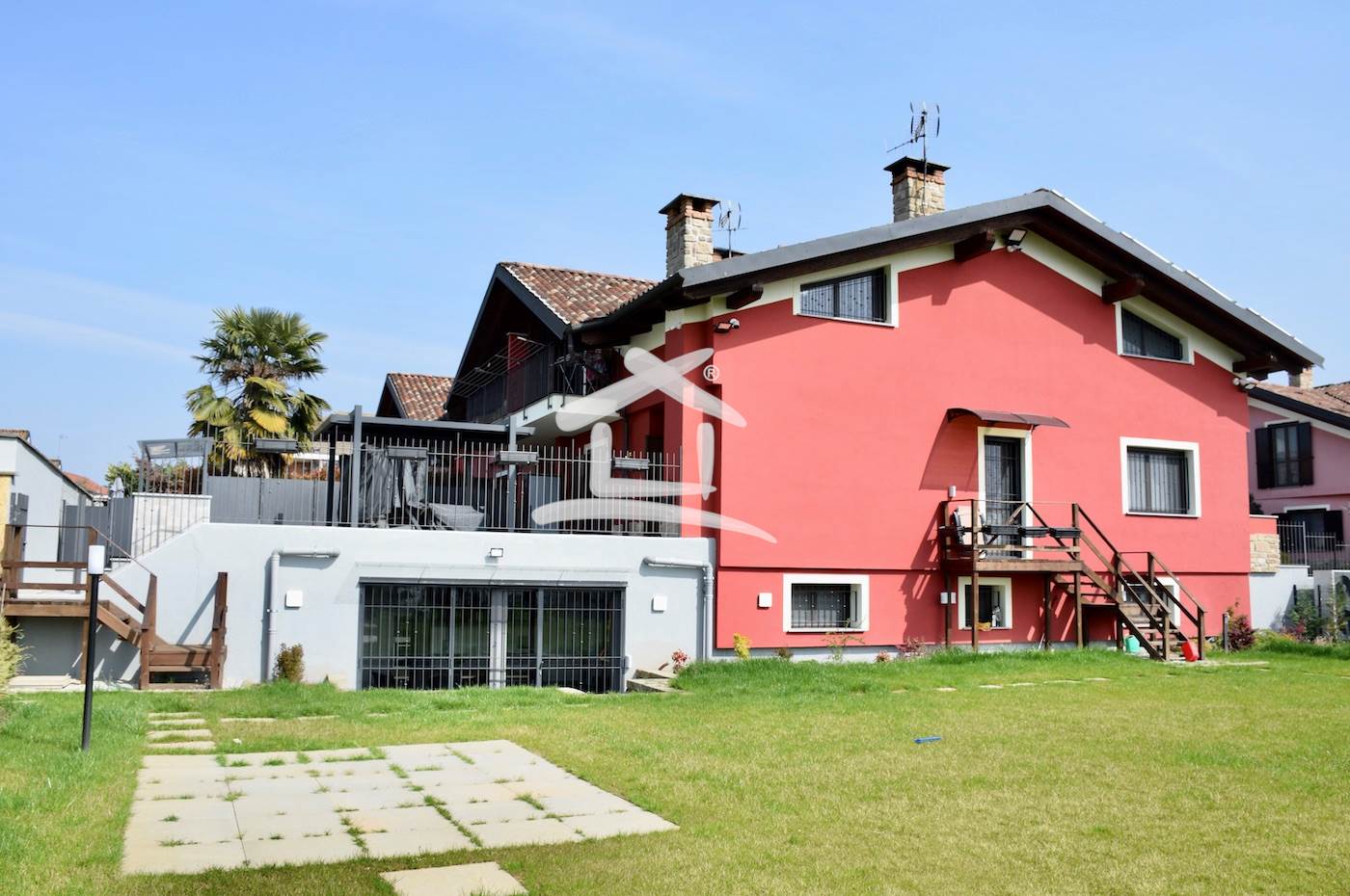 FACCIATA LATO SUD E TERRAZZO LATO OVEST